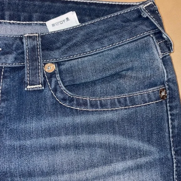 TRUE RELIGION low rise - cropped skinny leg ankle jeans - Size 30